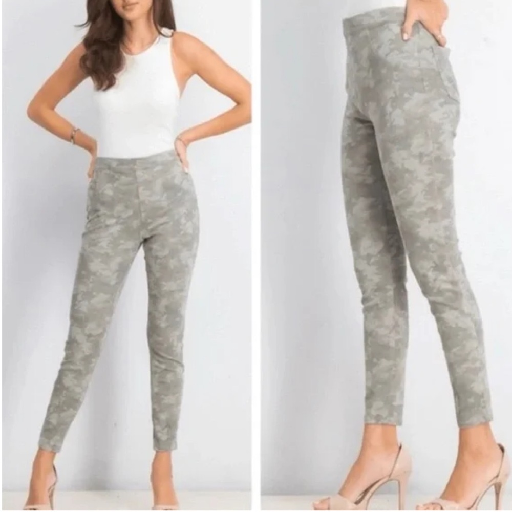 SPANX ‘Ankle Jean-ish Leggings’ in Gray-Green “Stone Wash Camo” Size XL